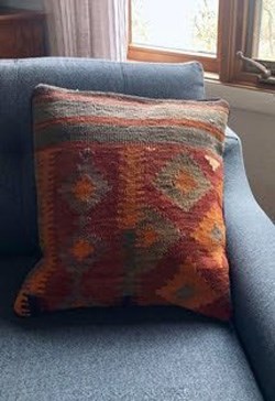 Chiếc Gối Bí Ẩn